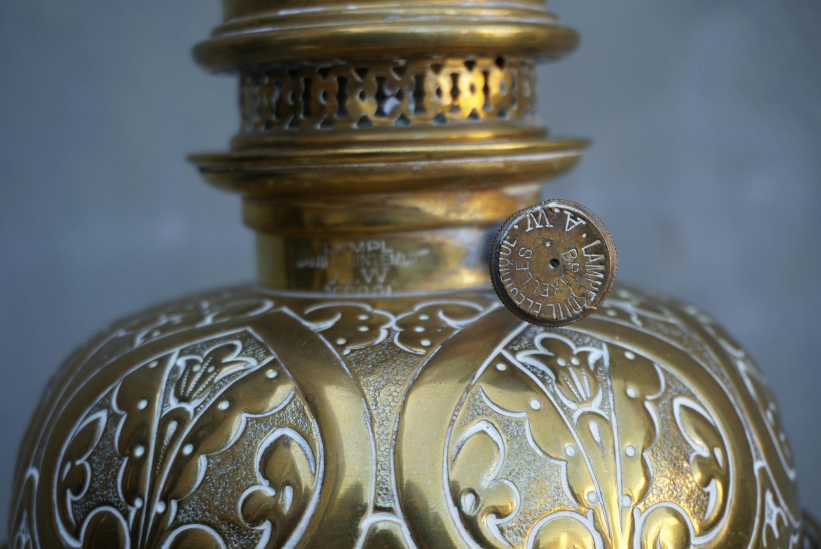 Pair Of Antique Victorian Reeded Column Brass Oil Lamps photo vinterior