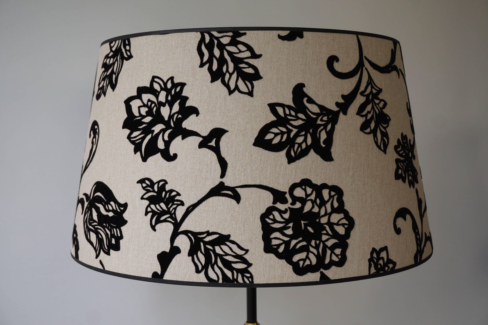 Italian Elegant Floor Lamp In Brass And Glass photo vinterior