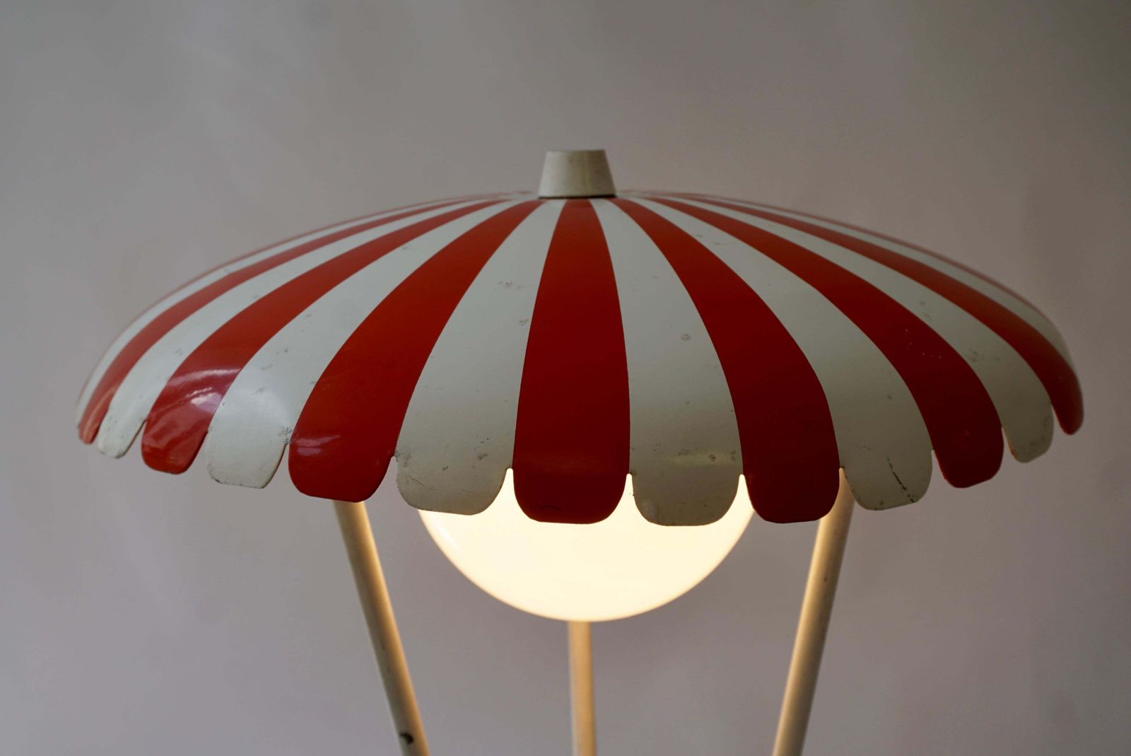 1852.0 Charming Vintage Garden Lamp From The 1950s   Red And White photo