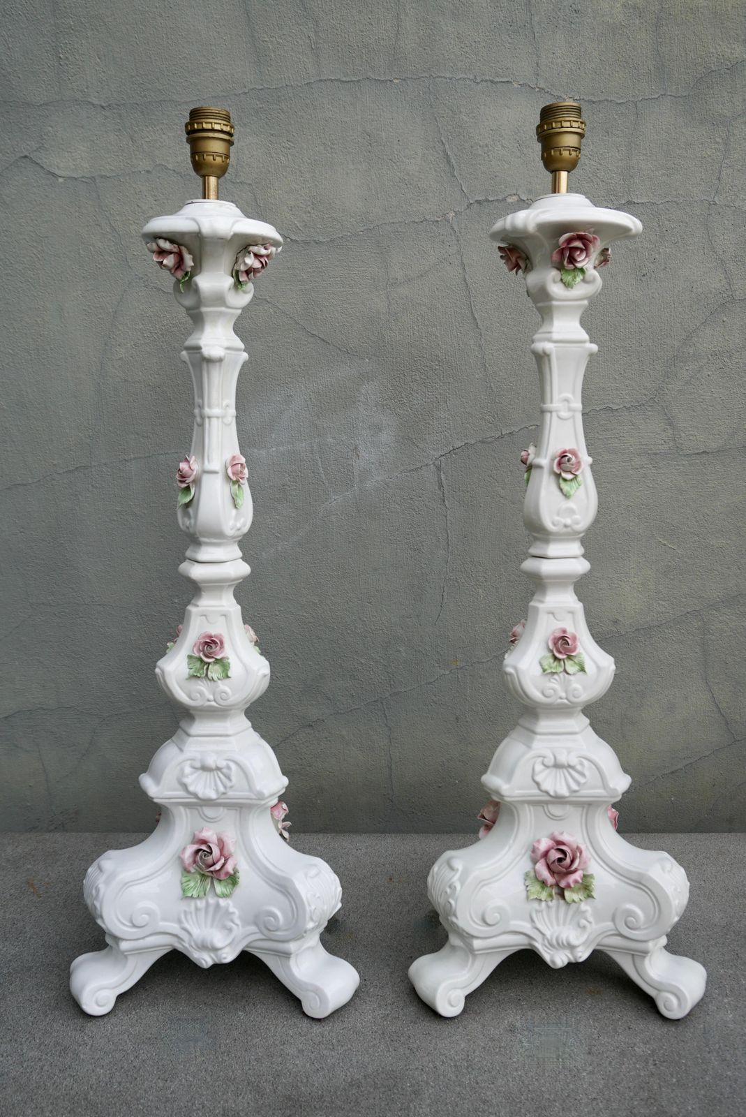 Pair Of Midcentury Italian Rococo Style White Porcelain Lamps photo Lighting