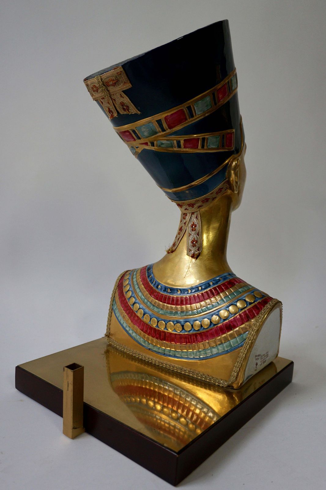Egyptian Nefertiti Pharoh Queen Busts, Table Lamps By Edoardo Tasca photo vinterior