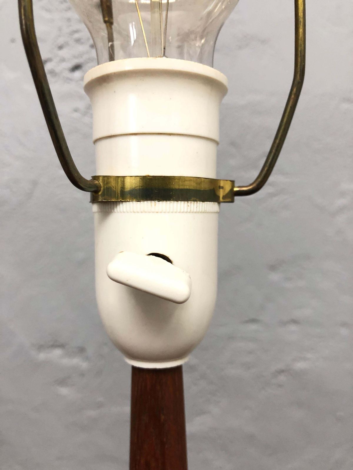 Midcentury Jo Hammerborg President Table Lamp For Fog & Mørup In Teak And Brass photo vinterior