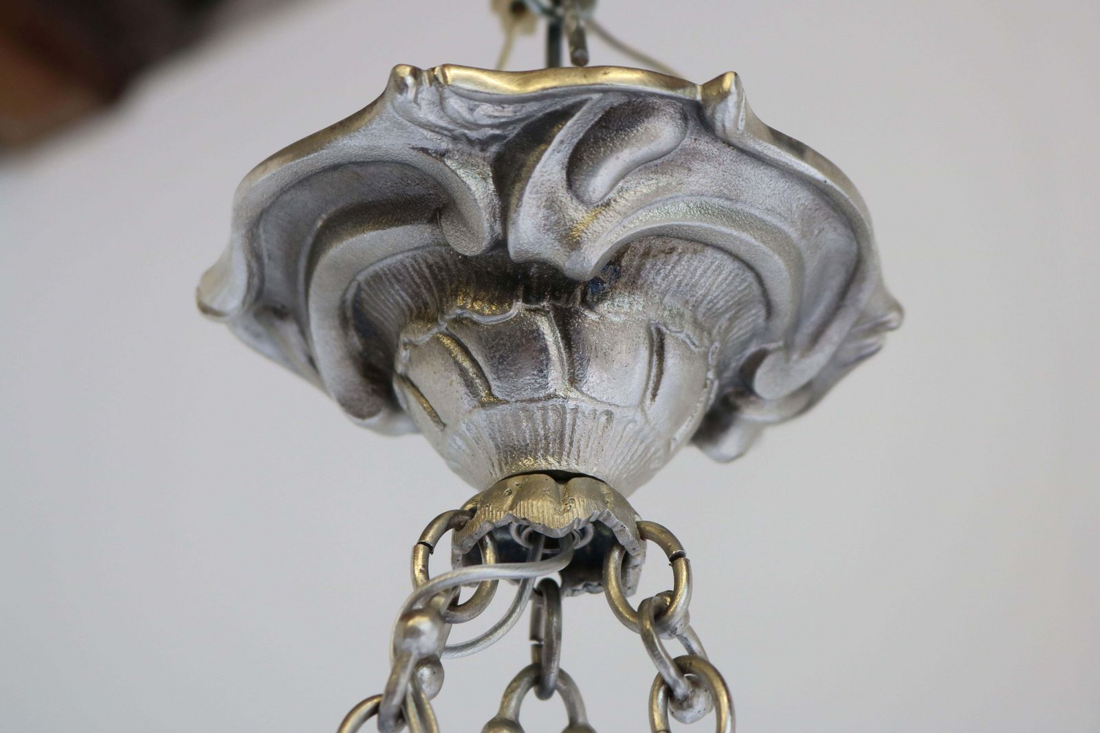 photo furniture Exquisite White Geometric French Antique Art Deco Chandelier 1930 Henry Mouynet