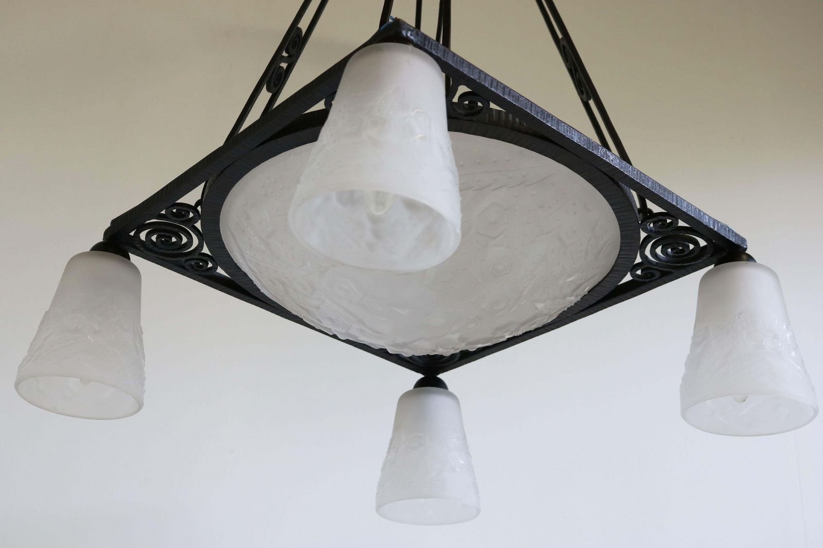 Antieke Franse Art Deco Hanglamp Van Muller Frères – Smeedijzer, Geometrisch, 1930 photo vintage