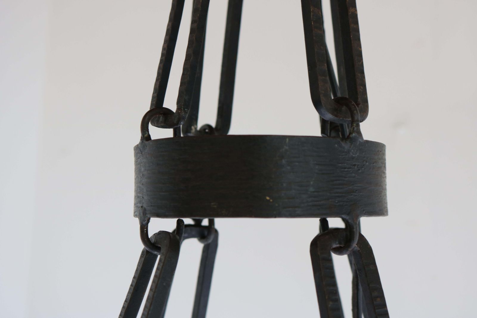 3321.0 Antieke Franse Art Deco Hanglamp Van Muller Frères – Smeedijzer, Geometrisch, 1930 photo