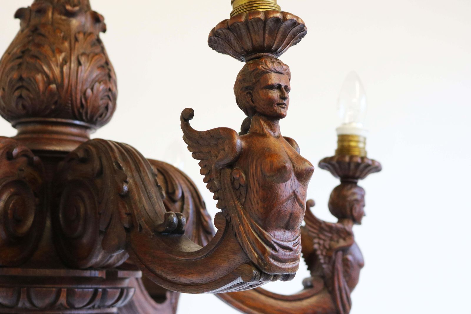 Antieke Empire 19e Eeuwse Houten Gesculpteerde Kroonluchter, Frankrijk, Massief Eiken, 6 Lichten photo furniture