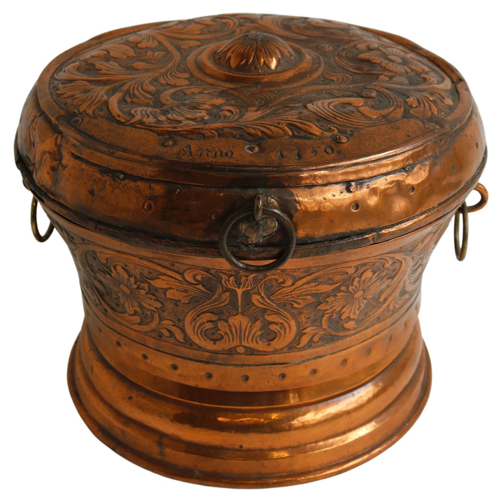 Gedecoreerde Antieke Nederlandse Koperen Schaal / Pot Met Deksel, 18e Eeuw, Gedateerd 1750 photo furniture