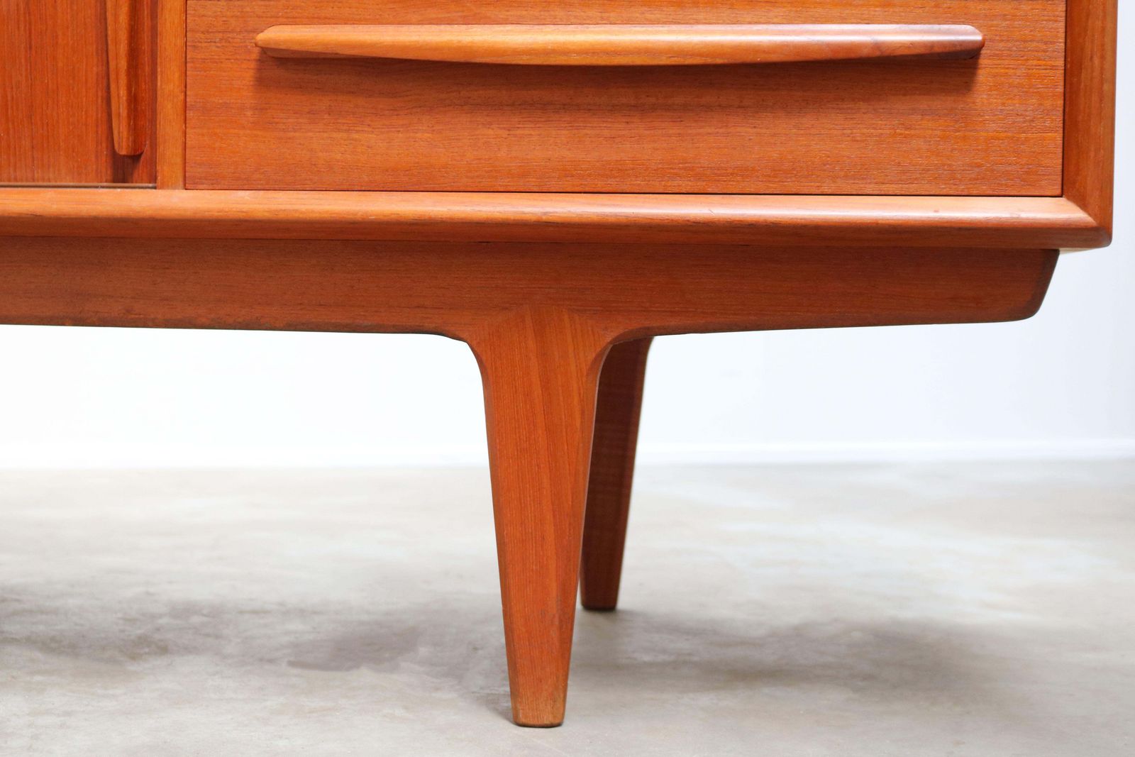 photo vintage Danish Design Credenza / Sideboard By Bernhard Pedersen In Teak 1950 Brown Beige