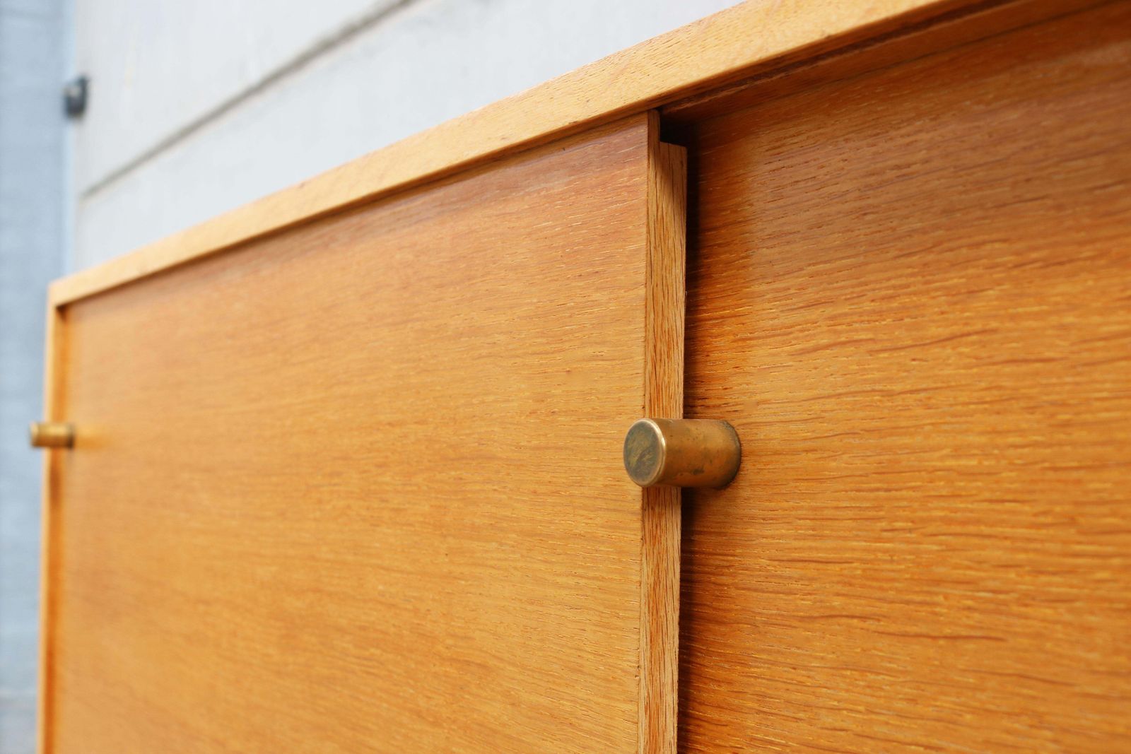 photo vintage Zwevend Dressoir 'Abstracta' Van Jos De Mey Voor Van Den Berghe Pauvers, Eiken, 1960