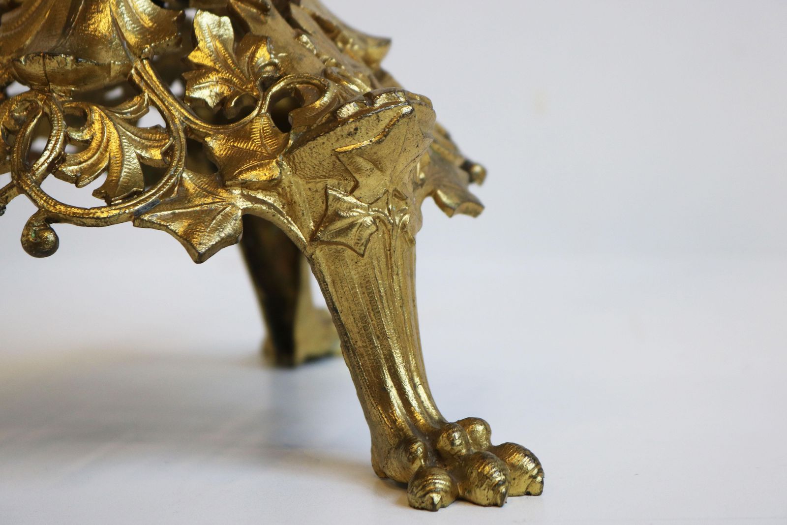 photo furniture Huge Antique French Gilt Bronze Classical Clock Set 19th Century Acanthus Leaves