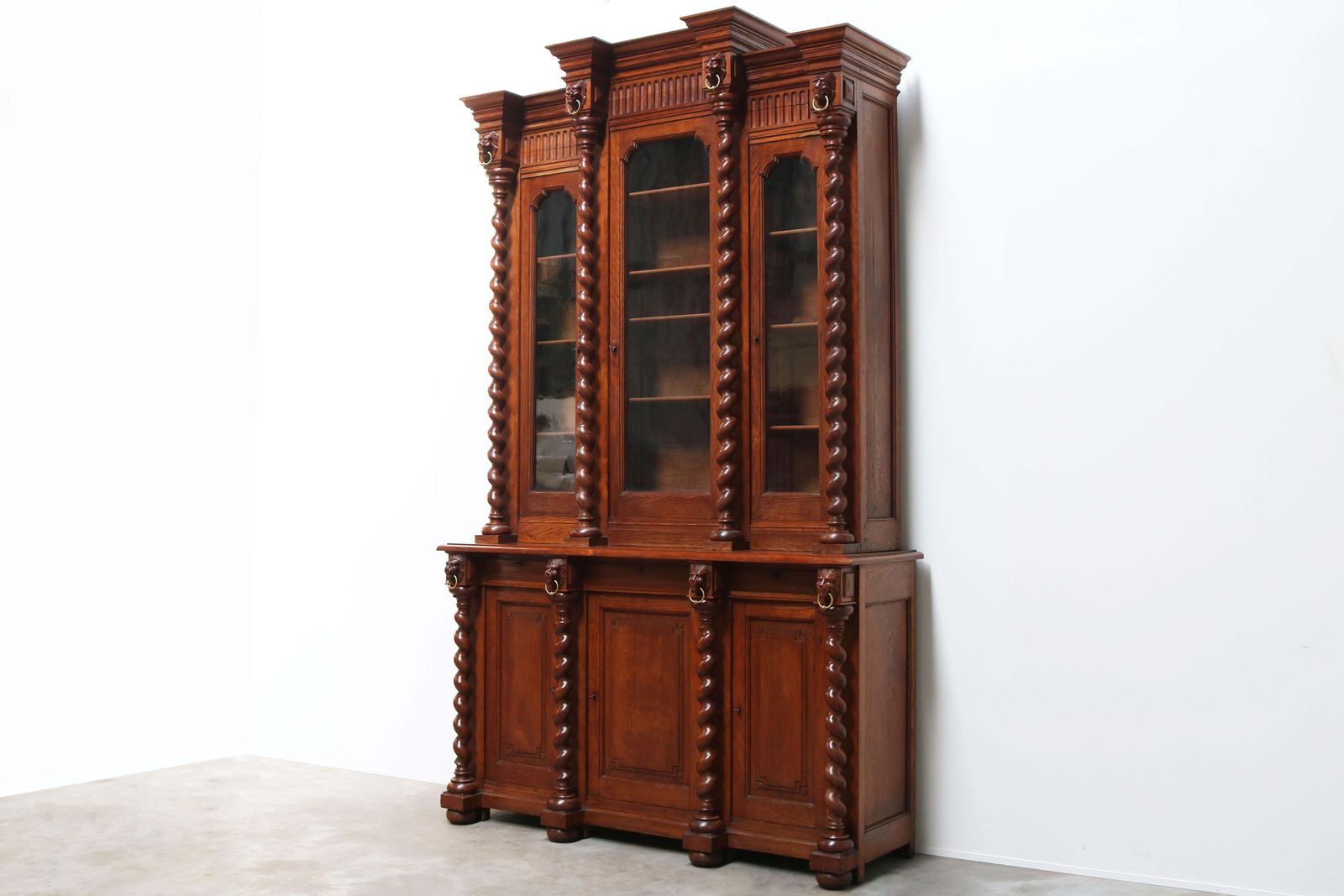 Grote Antieke Franse Renaissance Boekenkast, 19e Eeuw, Gedraaide Eiken Kolommen photo furniture