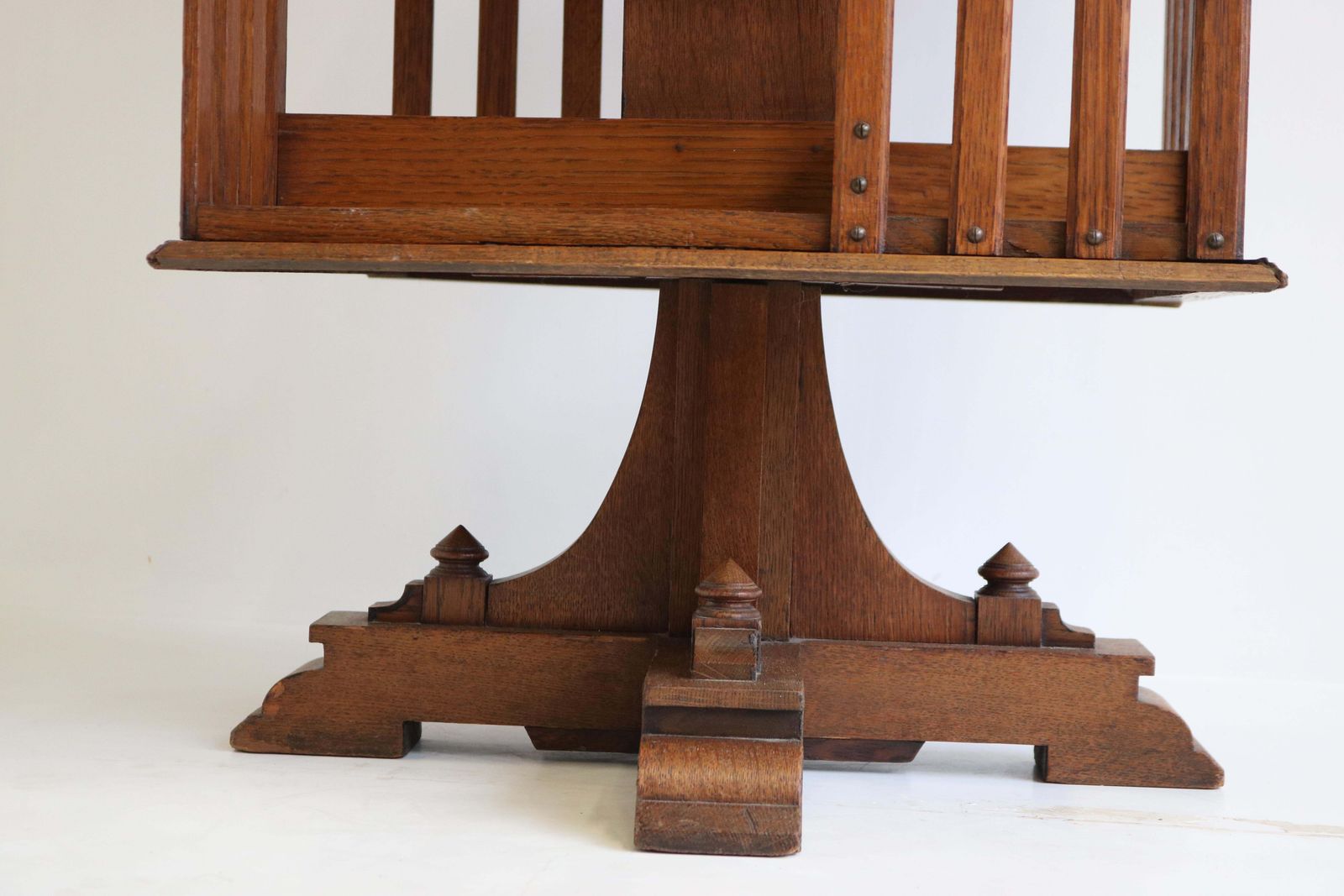3151.0 Zeldzame Grote Antieke Franse Art Deco Draaibare Boekenkast – Eiken – Studeerkamer/Bibliotheek/Kantoor photo