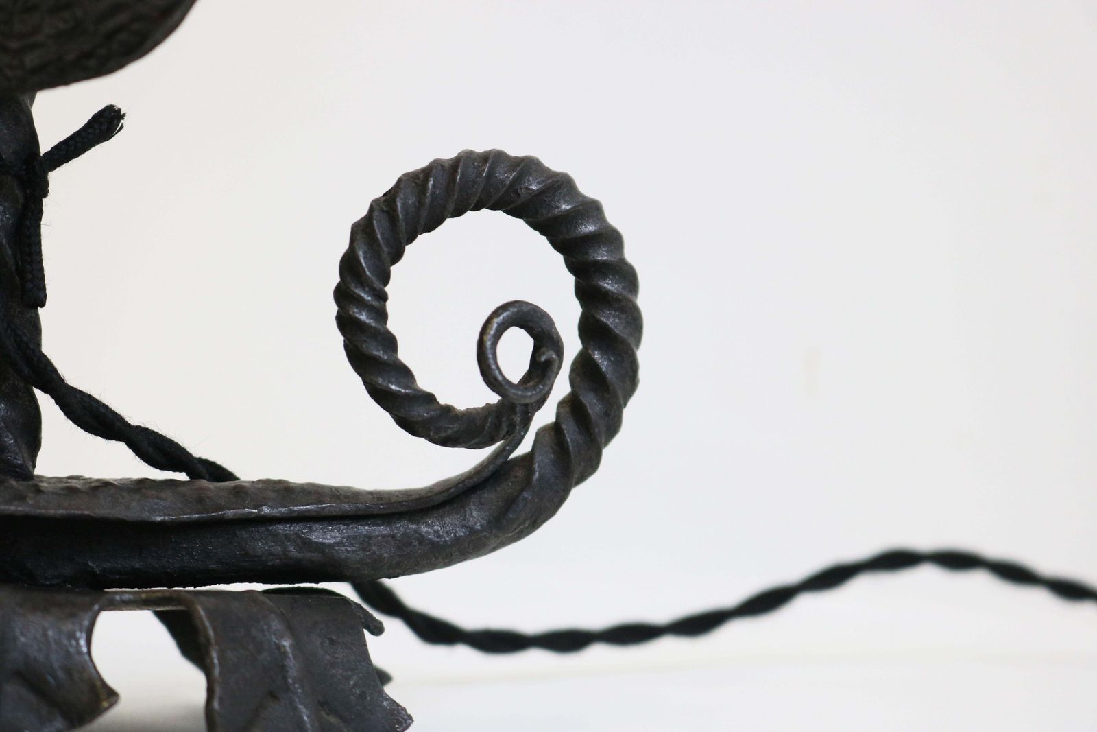 Arts And Crafts Table Lamp Wrought Iron By Umberto Bellotto 1910 Dragon Italian photo 1104.0