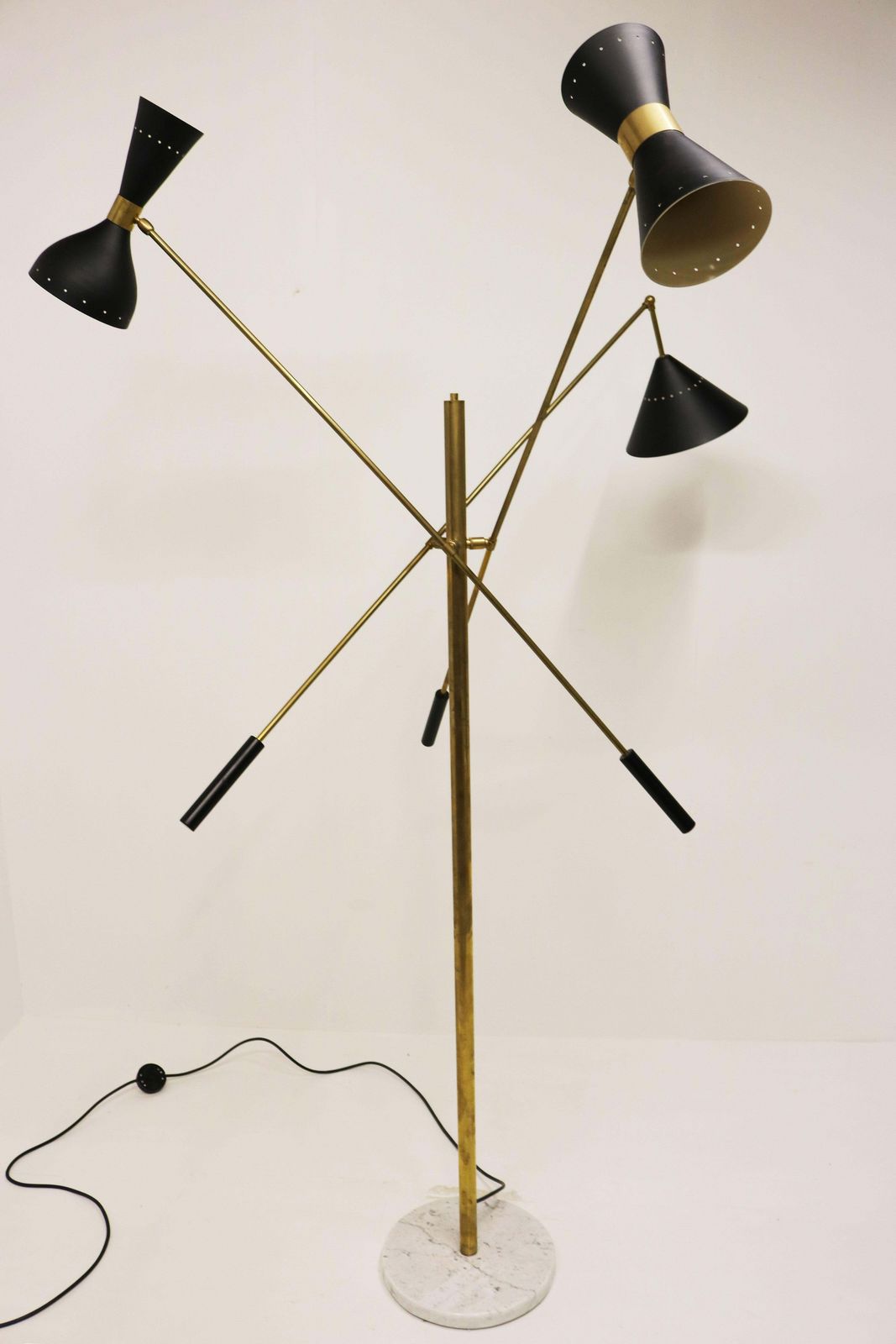 Mid Century Ca. Jaren 1950 Stilnovo Stijl Vloerlamp Carrara Marmer Messing Zwart Retro photo furniture