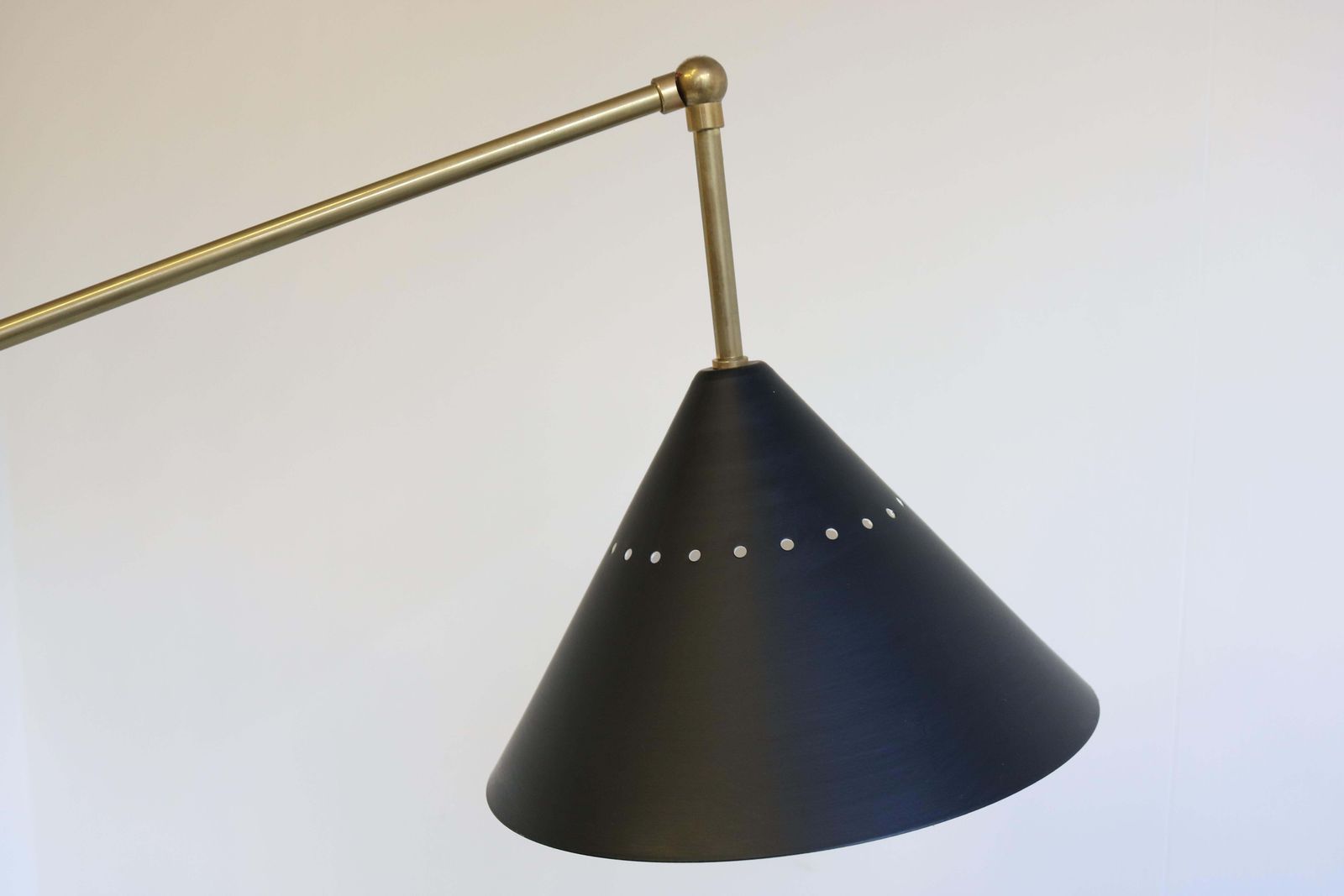 photo for sale Mid Century Ca. Jaren 1950 Stilnovo Stijl Vloerlamp Carrara Marmer Messing Zwart Retro
