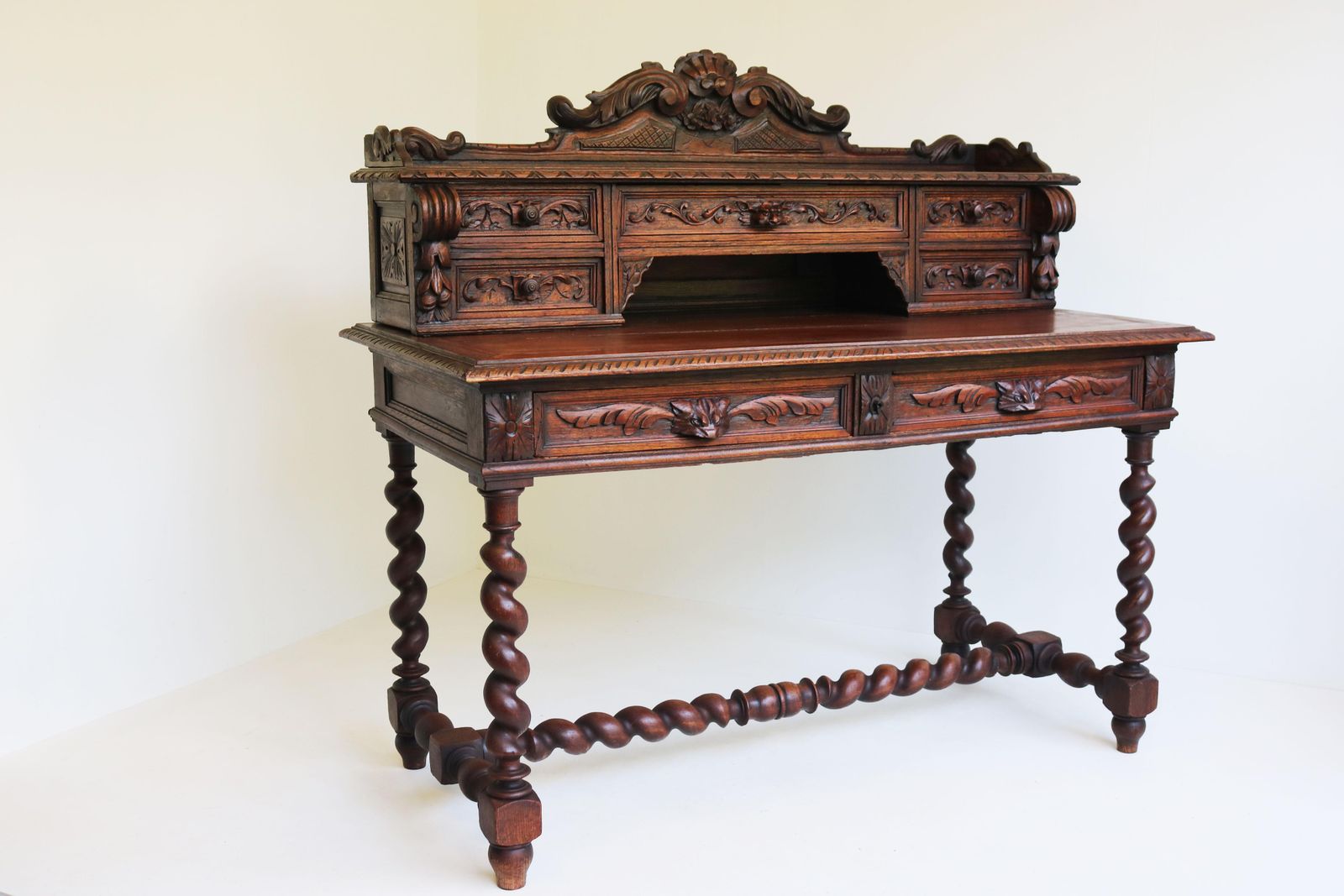 photo furniture Frans Antiek Schrijfbureau Uit De 19e Eeuw – Black Forest Hunt Renaissance Revival