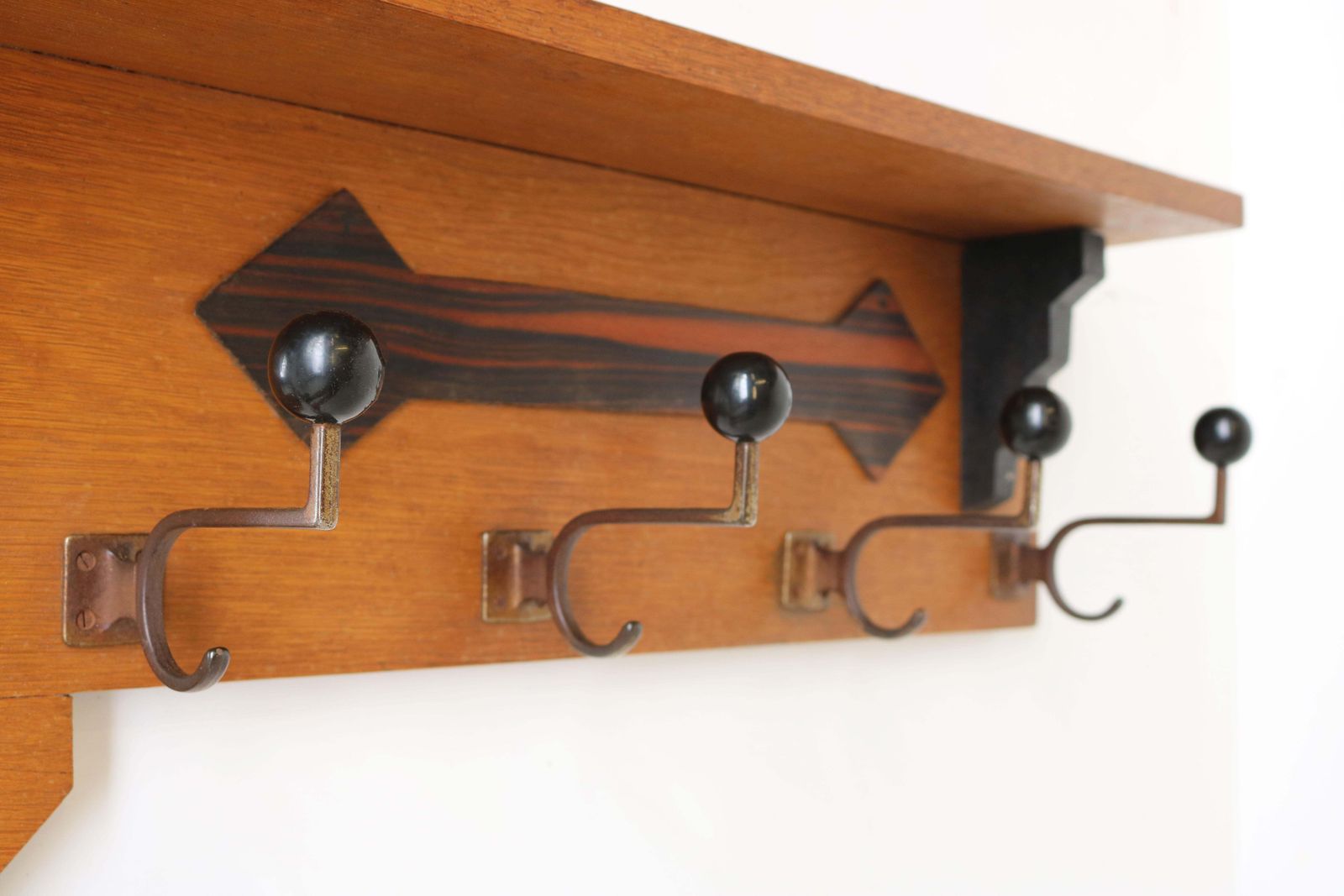 Nederlandse Art Deco Kapstok / Hoedenrek Amsterdam School 1920 – Facetgeslepen Spiegel, Eiken photo furniture