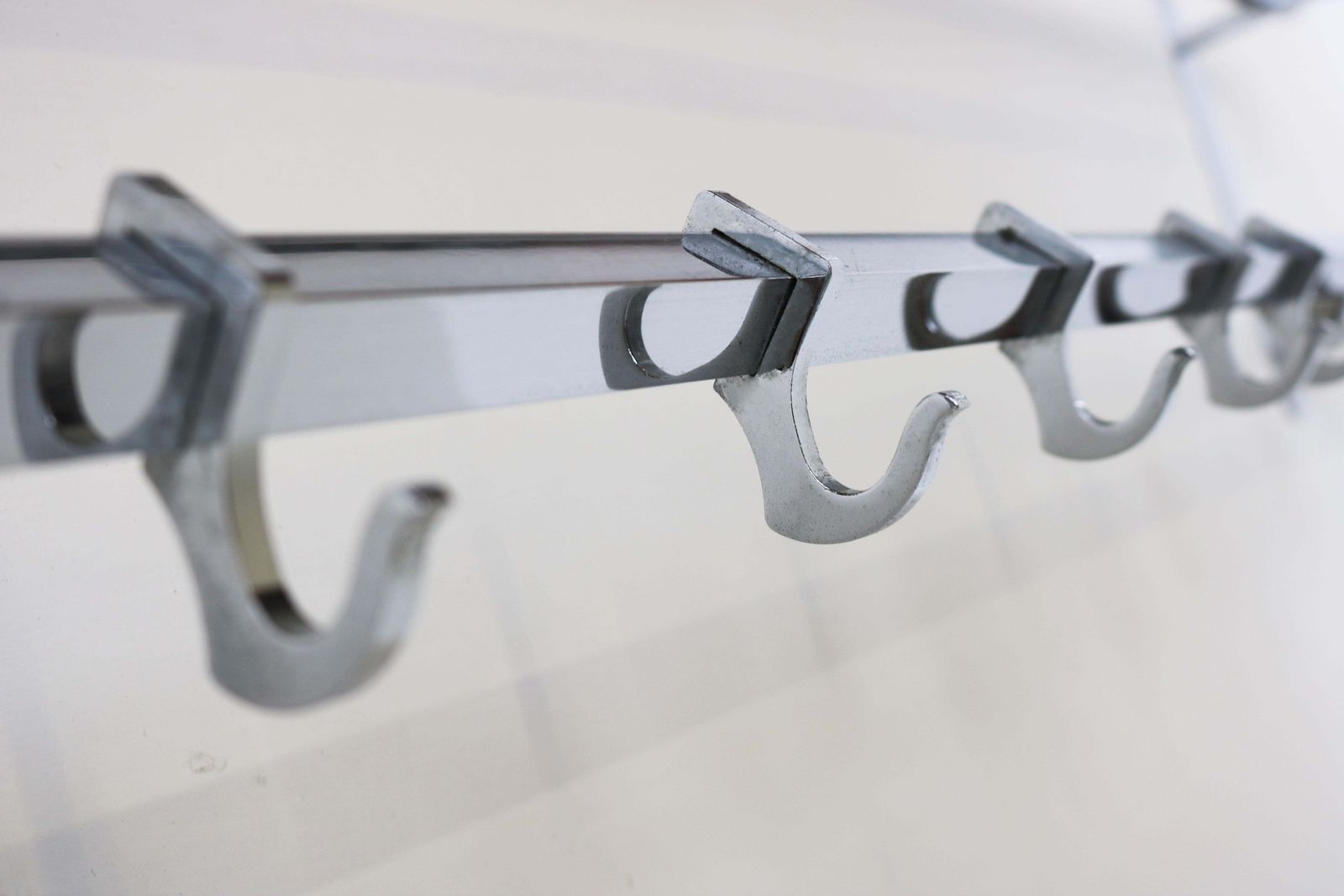 Antique Art Deco Bauhaus Chrome Coat Rack / Hat Rack 1930 Design Hallway Hanger photo vinterior