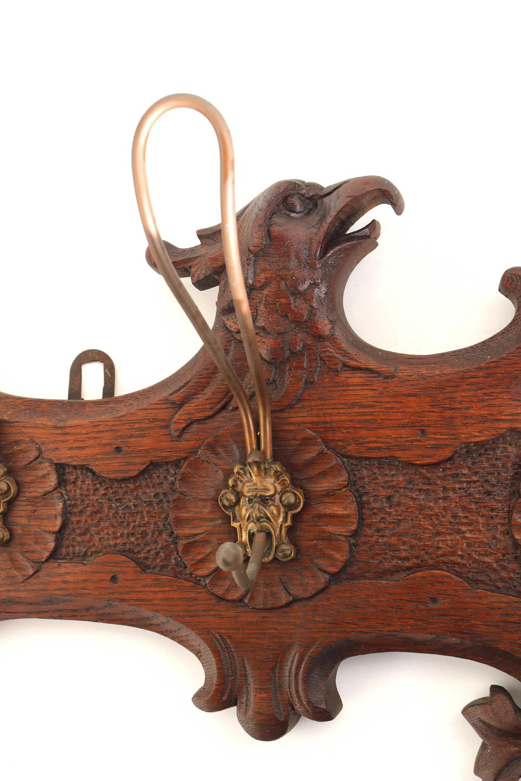 Antieke Houten Kapstok Met Gesneden Masker En Adelaar, Spiegel En Messing Haken, 19e Eeuw photo for sale
