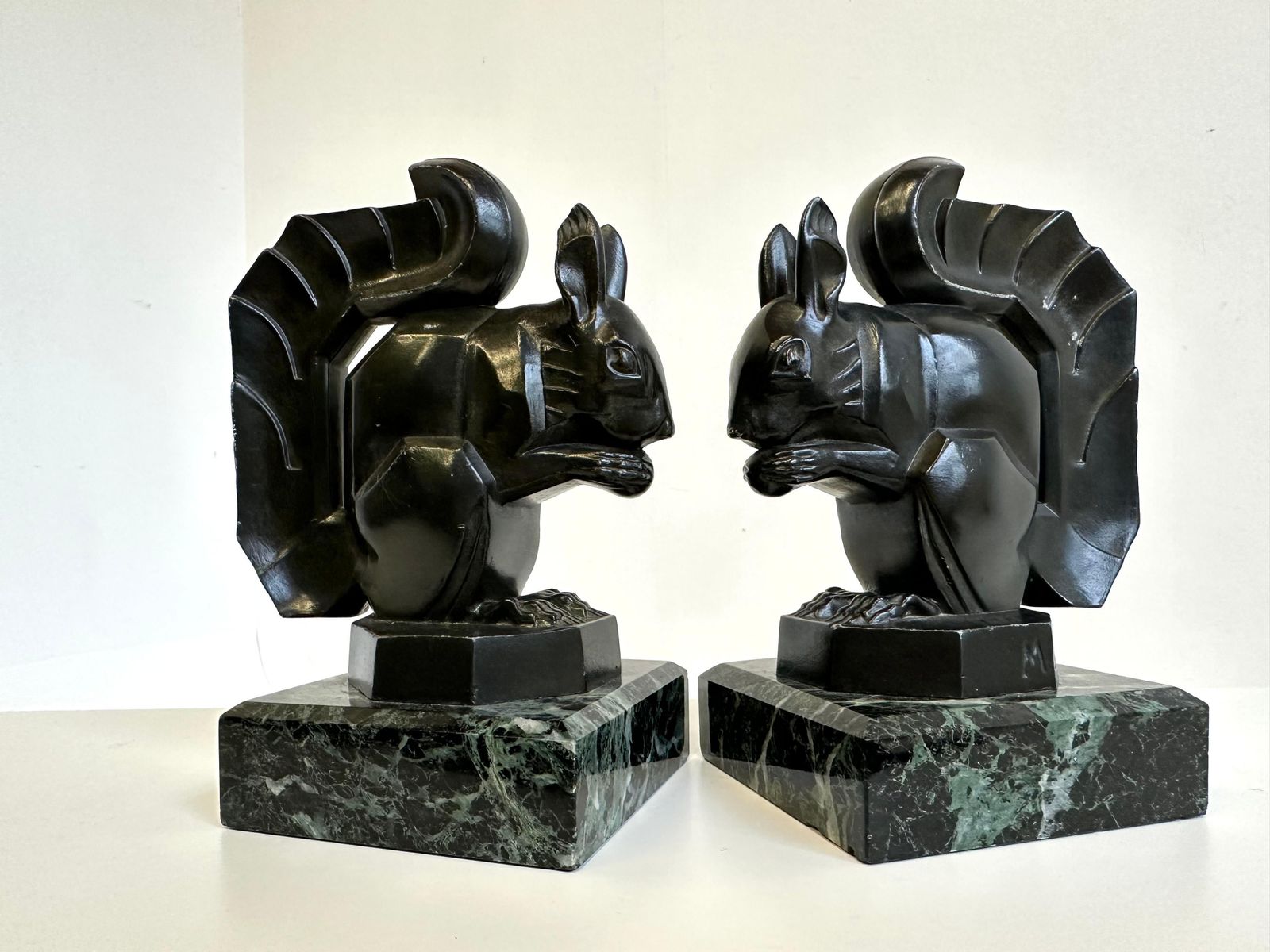 Antieke Art Deco Boekensteunen 'Squirrel' Van Max Le Verrier, 1930, Frankrijk, Marmer photo vinterior