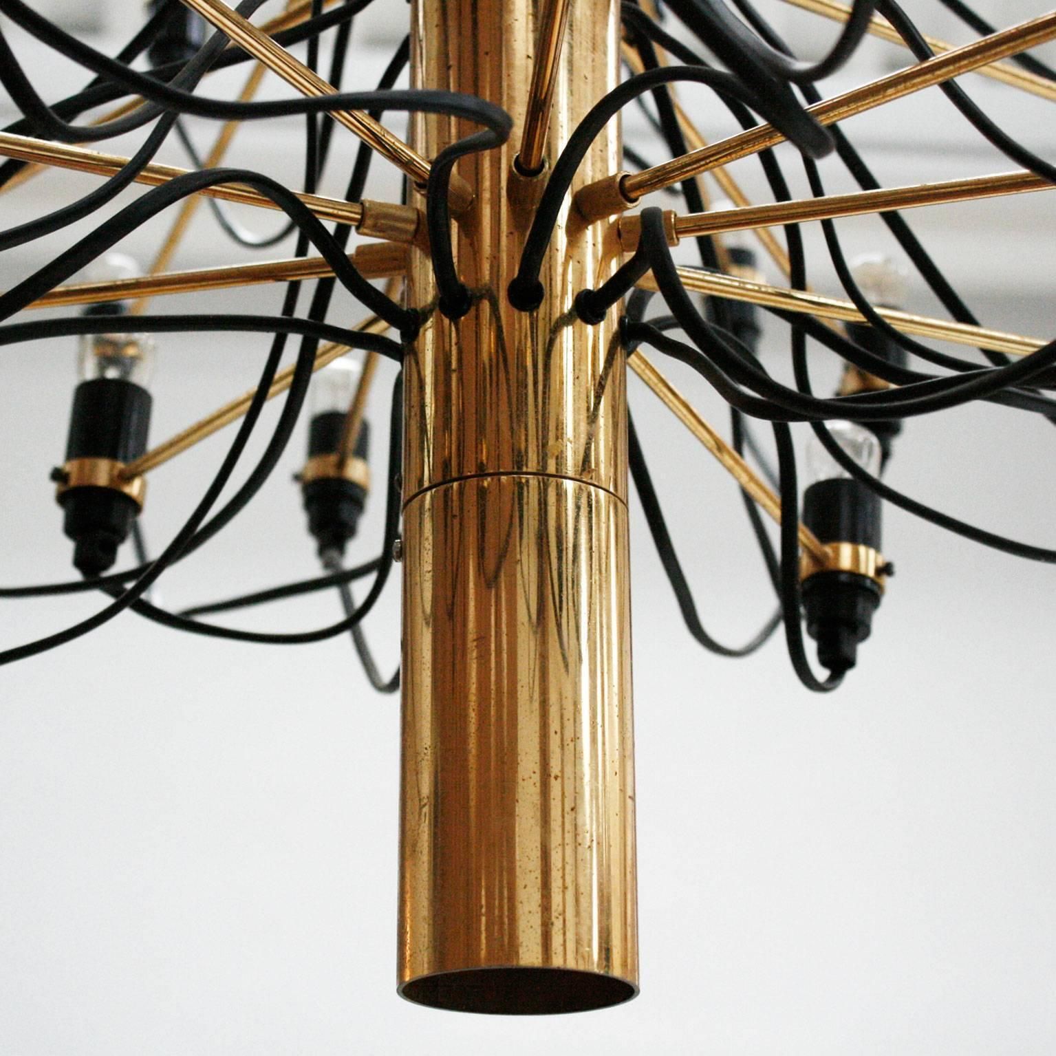 Mid Century Modern Gino Sarfatti Brass Italian '2097/30' Chandelier, 1960s photo for sale