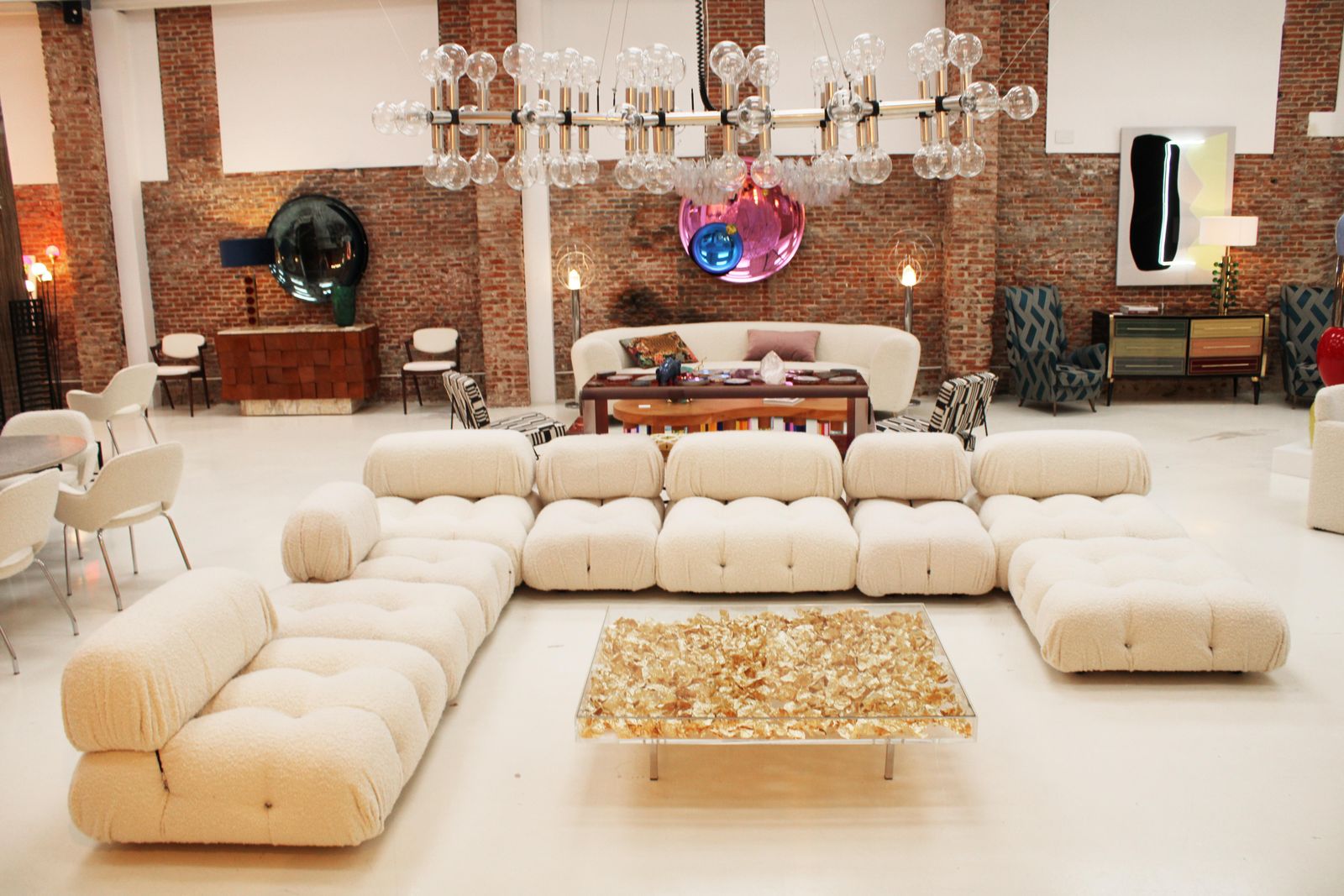 Mid Century By Mario Bellini Italian Camaleonda White Bouclé Fabric Modular Sofa photo vintage