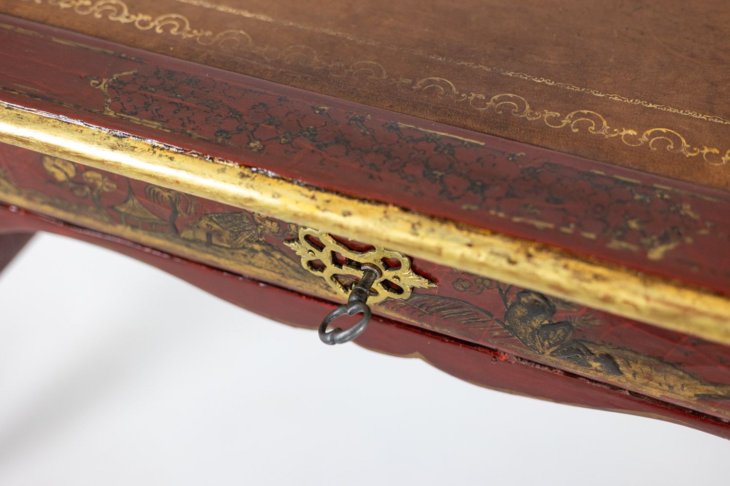 photo vintage Louis XV Style Flat Desk Decorated With Lake Scenes. Circa 1800.