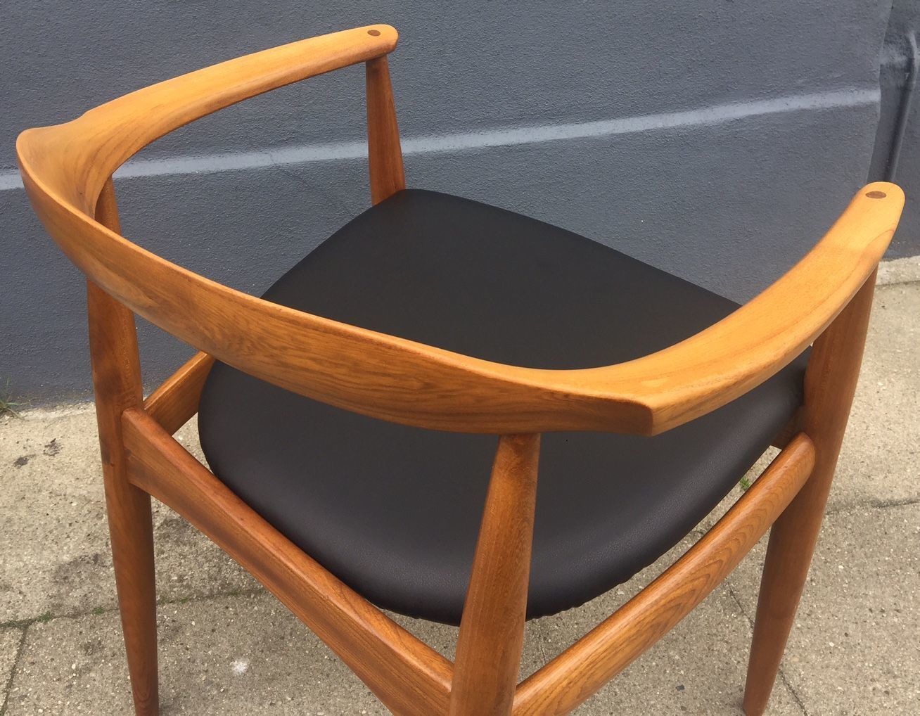Danish Mid Century Elm Armchair By Illum Wikkelsø For Niels Eilersen, 1950s photo Furniture