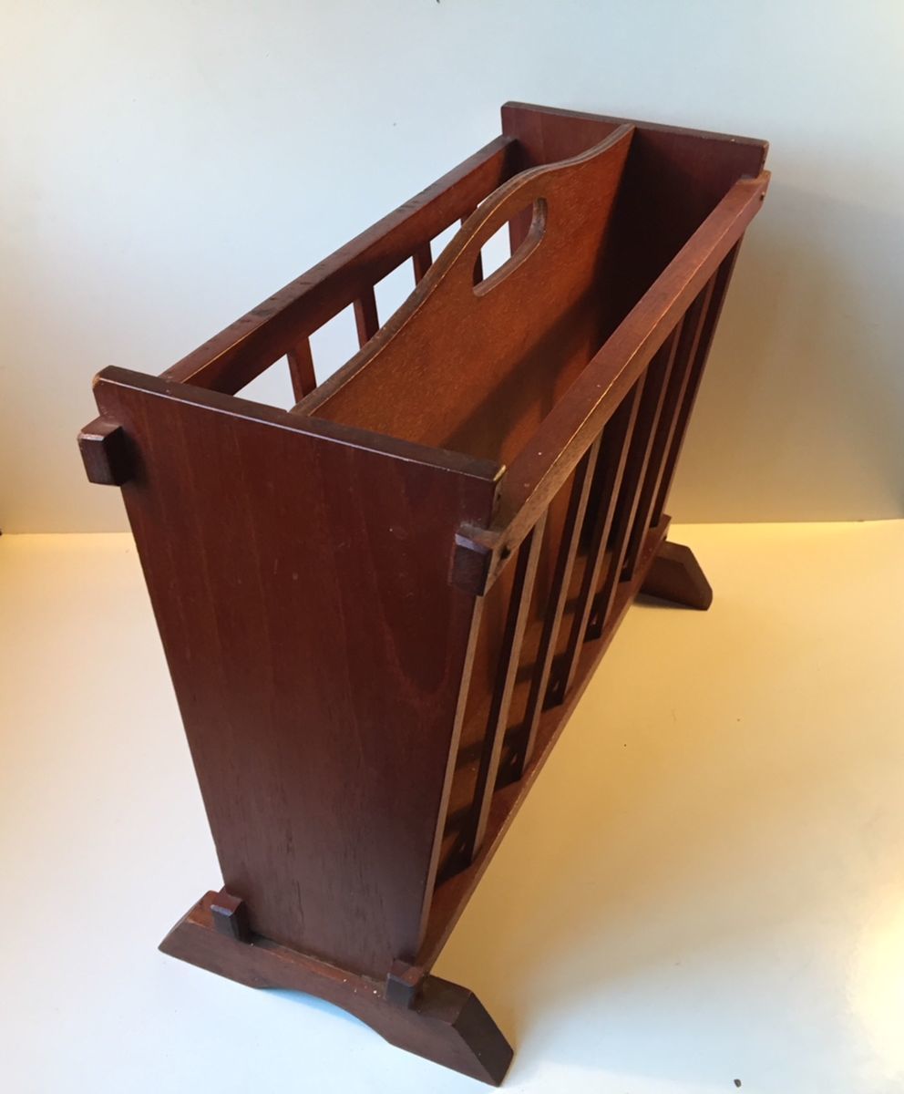 Deens Modern dubbelzijdig teakhouten tijdschriftenrek, jaren 1960 photo furniture