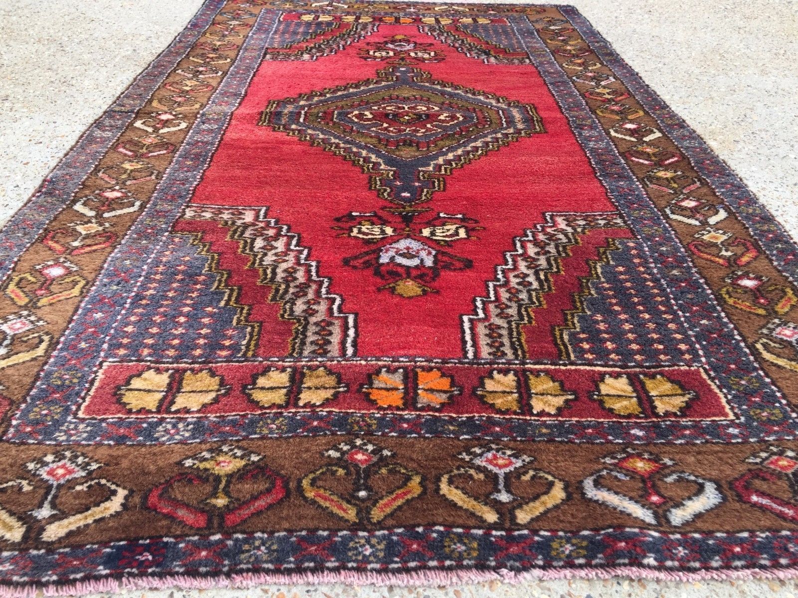 Turkish Vintage Prayer Rug 195x112cm Vegetable Dye photo vinterior