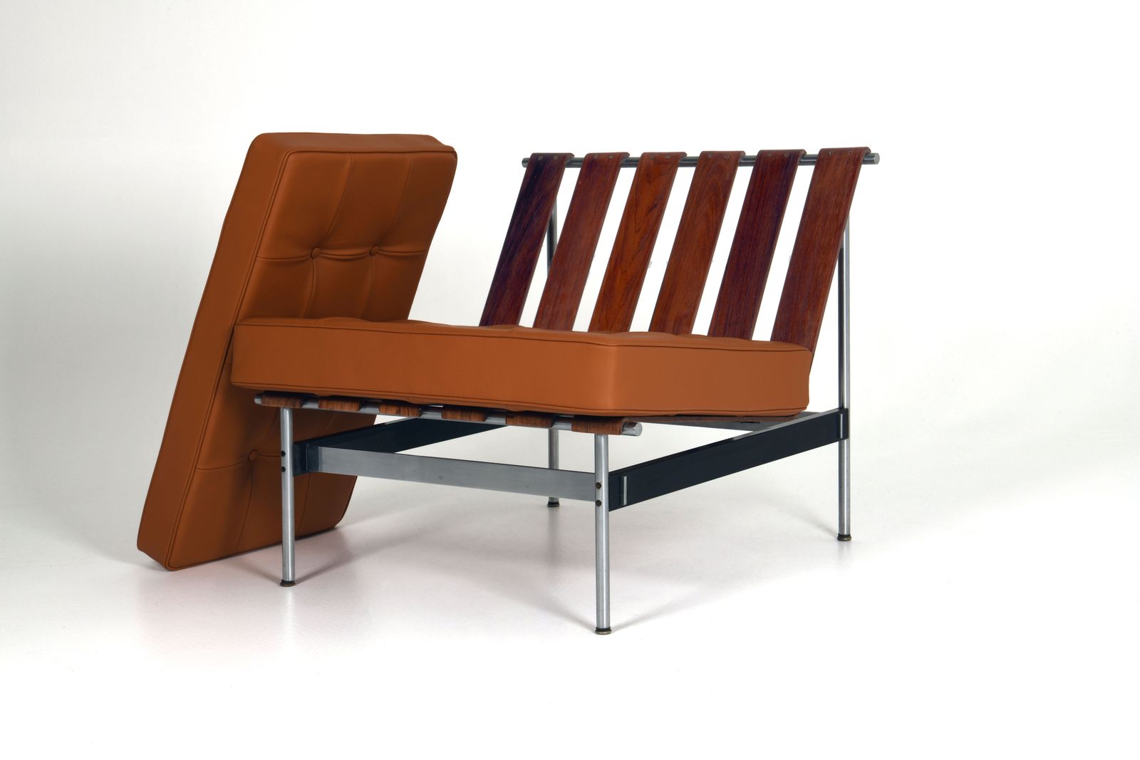 'F416' Easy Chair   Kho Liang Ie photo buy