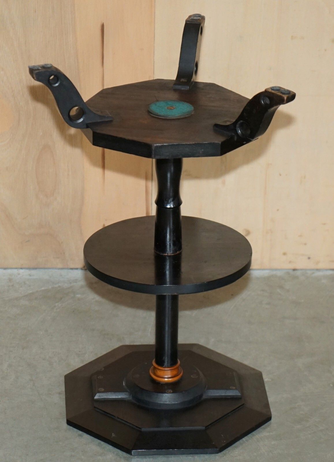 photo vinterior Exquisite Antique Victorian Hexagonal Burr Walnut Three Tiered Side End Table