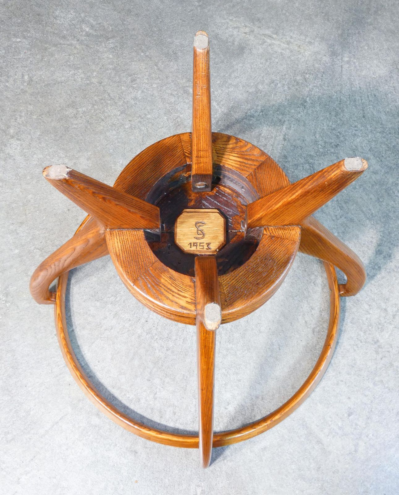 Italian Design Coffee Table From 1940s, Made Of Wood And Circular Glass Top photo vintage
