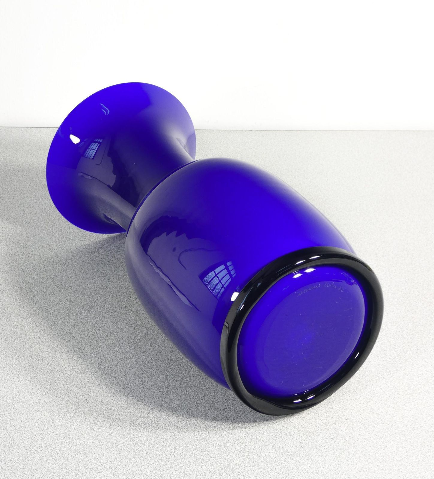 Incamiciato Vase Mod. 3314, Signed Venini Italia, Design By Tomaso Buzzi. 1982 photo buy