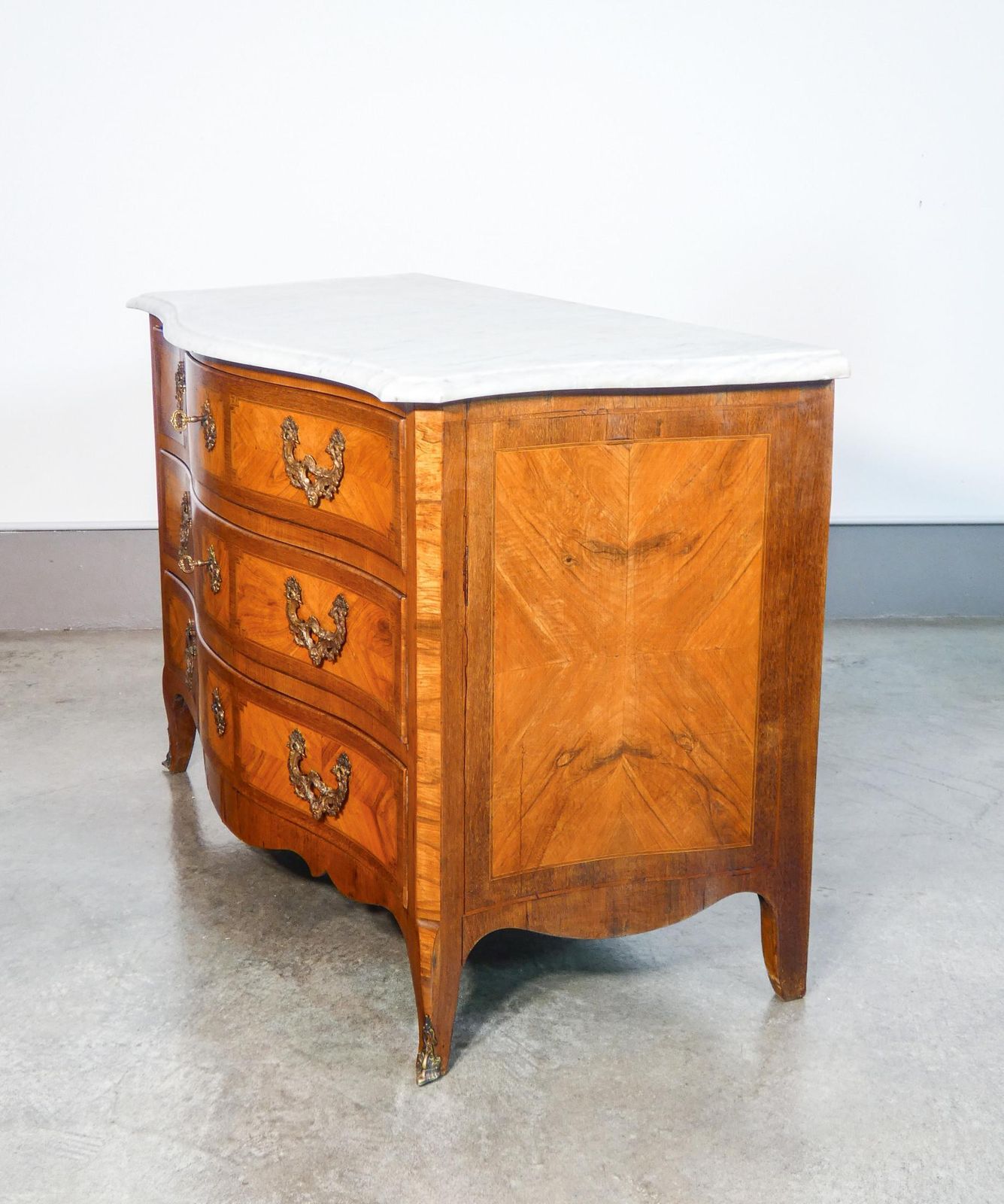 photo furniture Comò Cassettone Luigi XV Originale D'epoca. Prima Metà Del Settecento