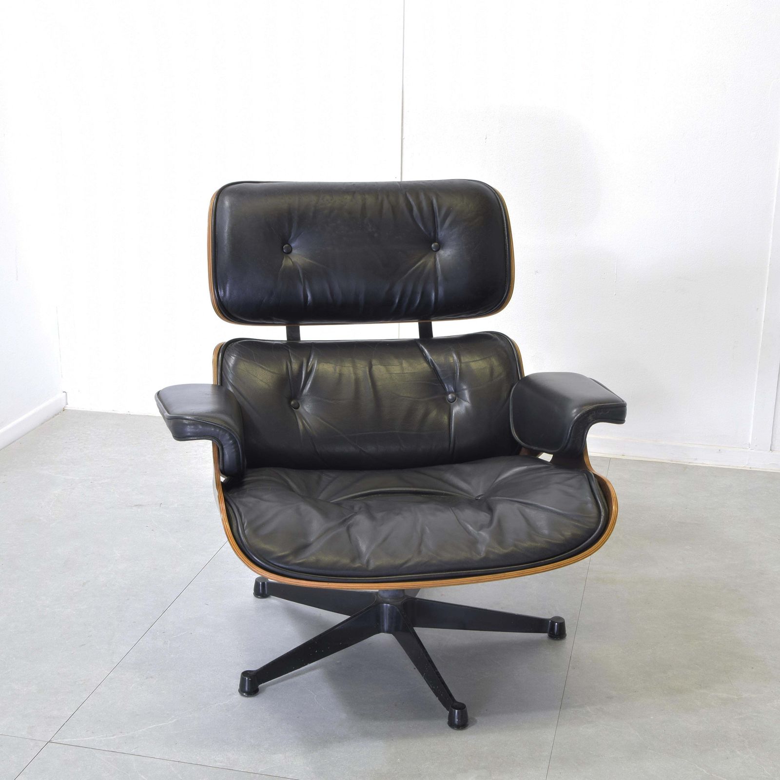 Charles Eames Lounge Chair For Herman Miller 1970s. (First Production) photo Furniture