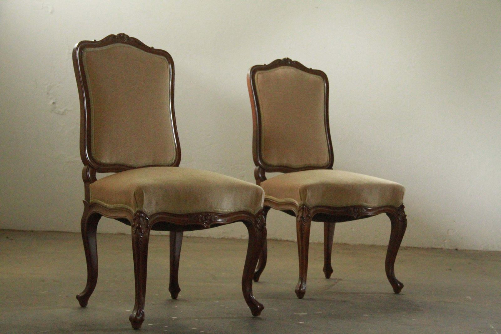 photo furniture Antique Louis XV Chairs, French