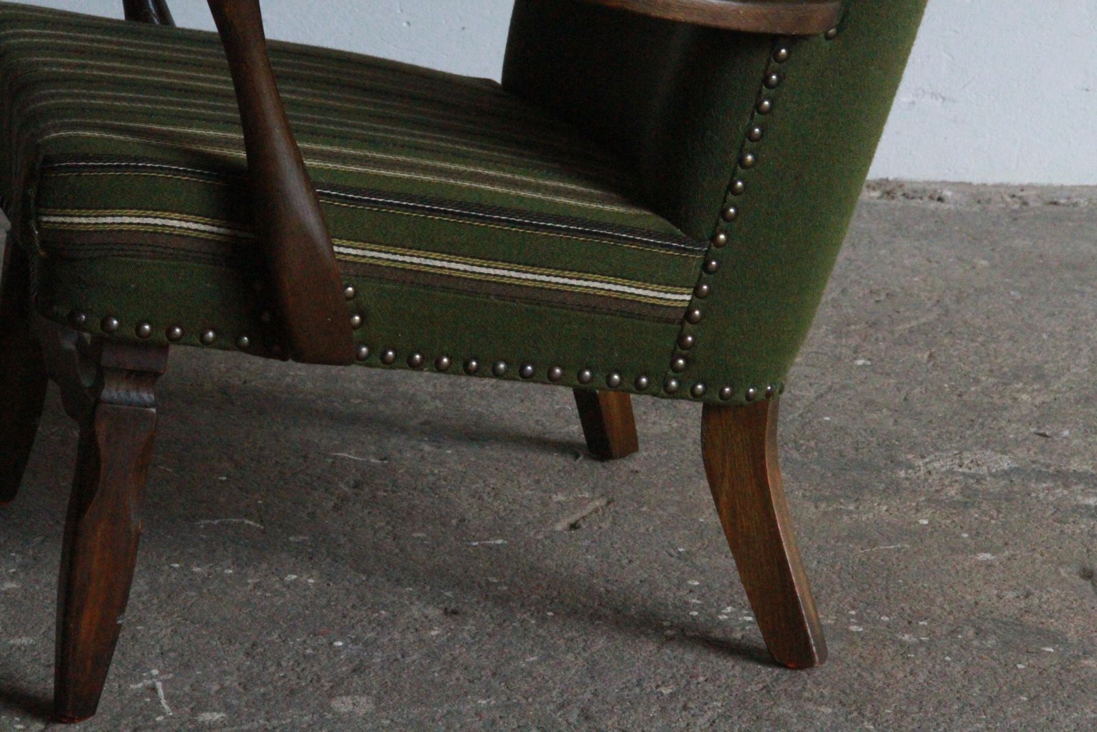 1227.0 Mid Century Lounge Chair In Dark Stained Oak In The Style Of Of Viggo Boesen, 19 photo