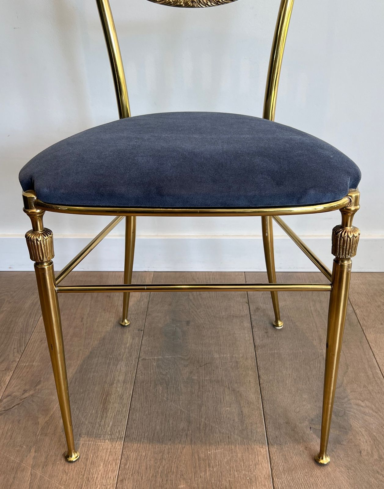 photo vintage Pair Of Neoclassical Brass Chairs From Maison Jansen