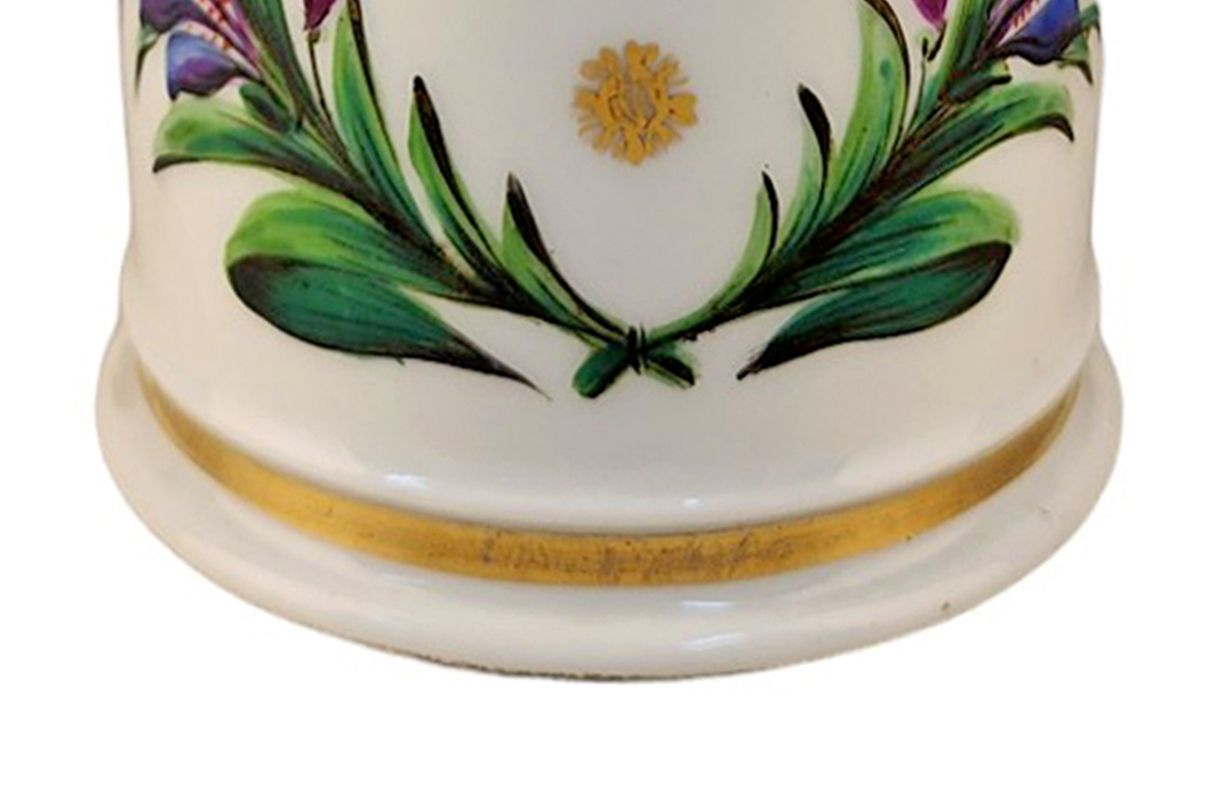 Late 18th Century French Glazed Porcelain Apothecary/Pharmacy Jar With Lid   'Rad: Butne' photo 1000.0