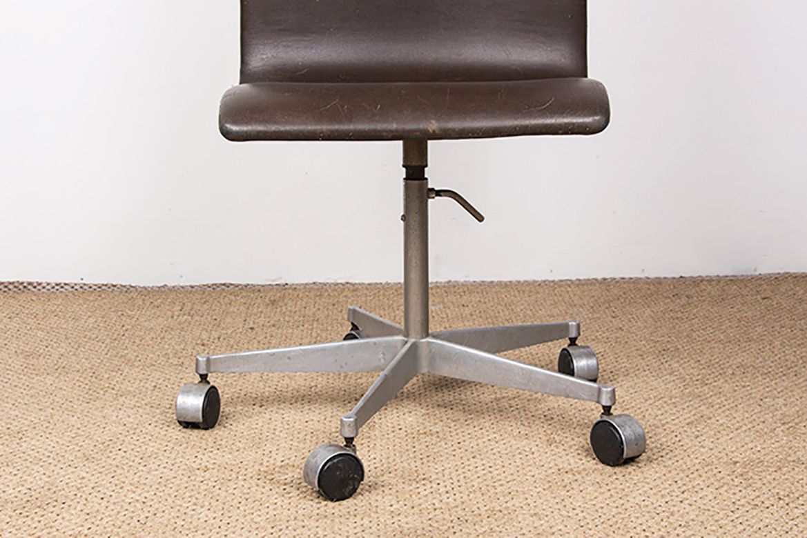Set Of 4 High Backed Office Chairs In Leather And Aluminum, Oxford Model, By Arne Jacobsen For Fritz Hansen, 1980. photo Furniture