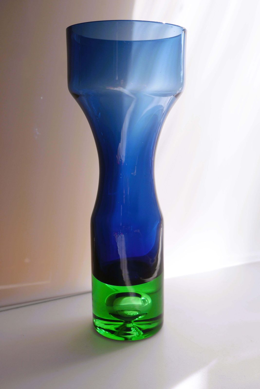 photo for sale Blauw En Groen Glazen Vaas Van Bo Borgström Voor åseda, Zweden