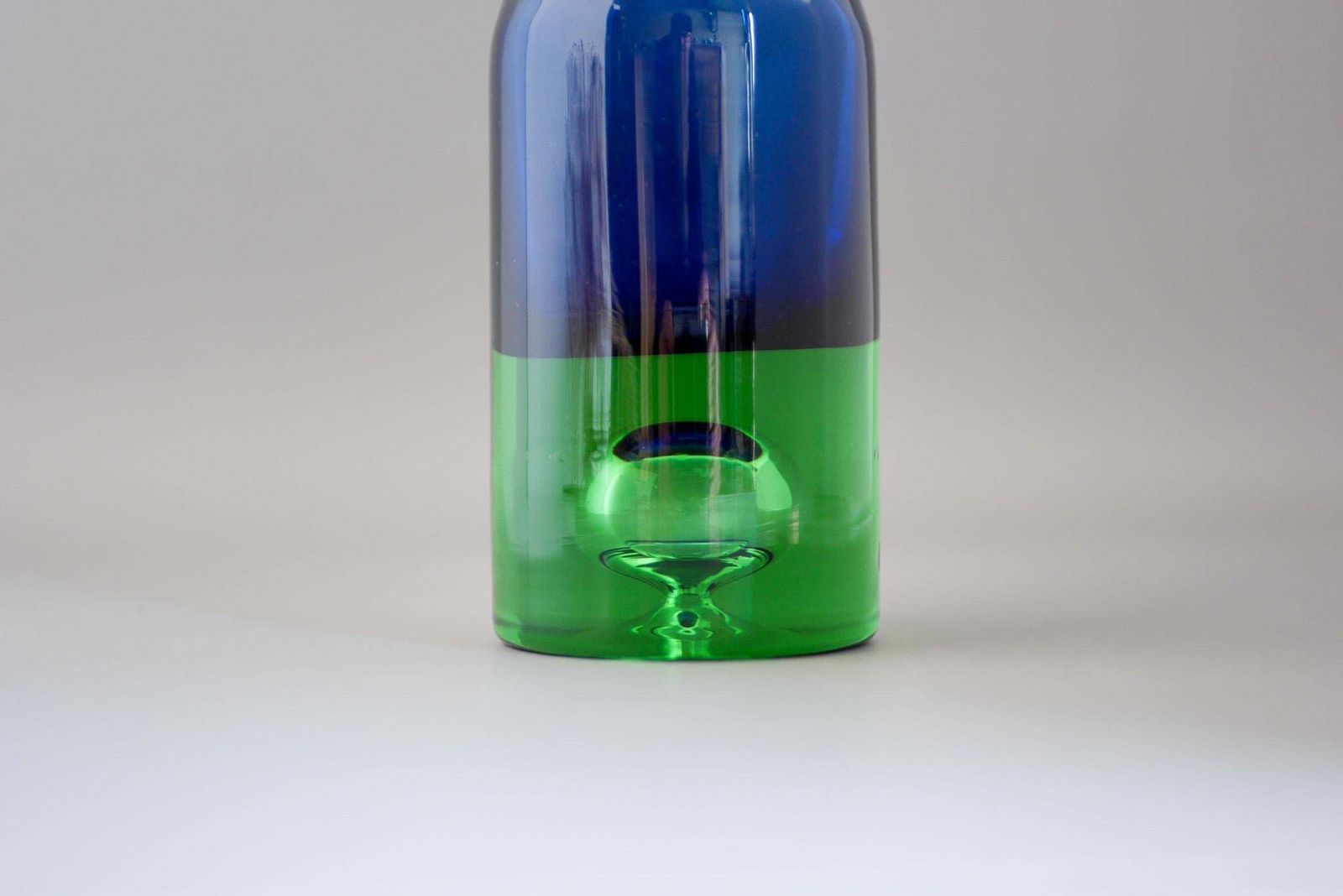 photo vintage Blauw En Groen Glazen Vaas Van Bo Borgström Voor åseda, Zweden
