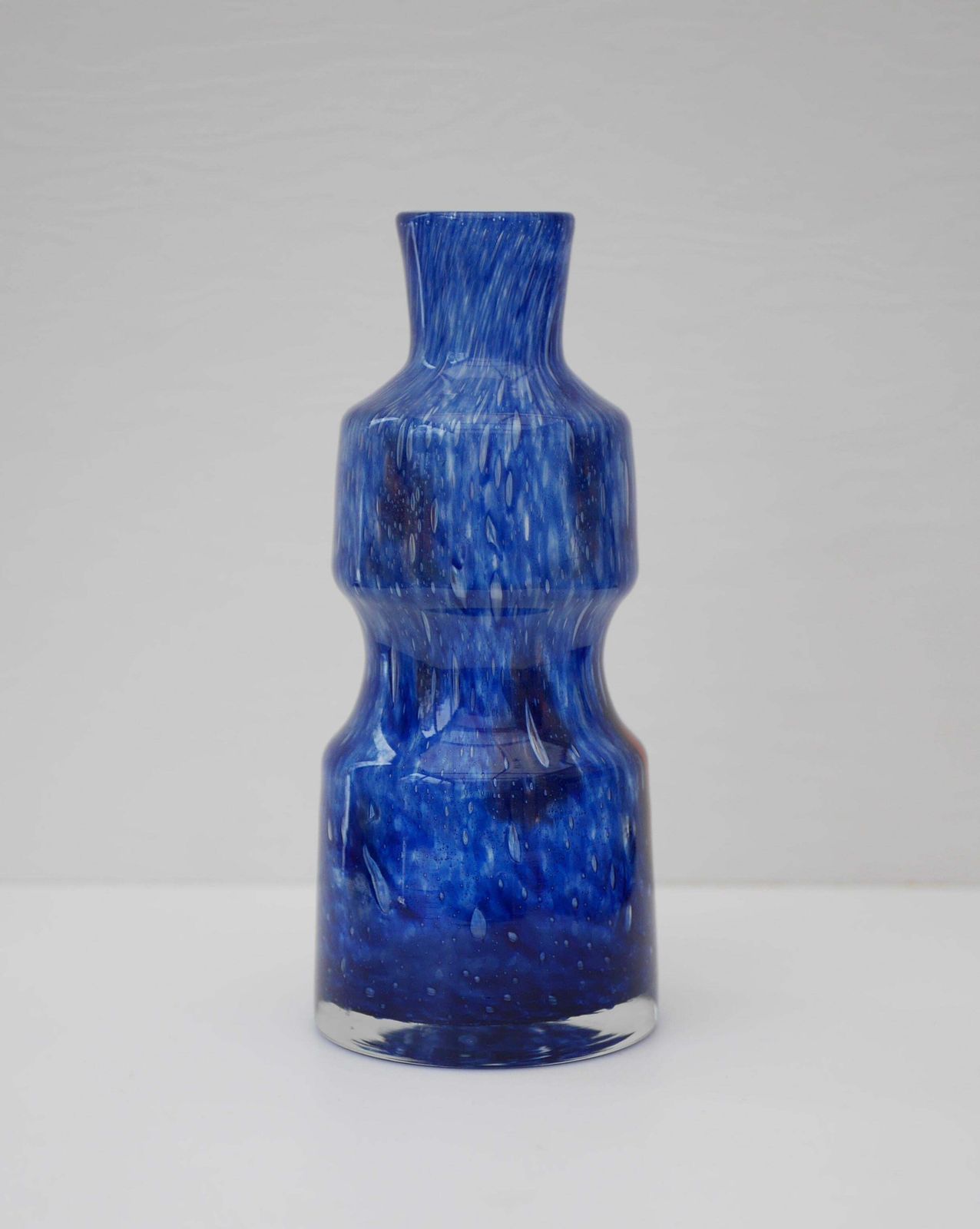 Blauwe Glazen Kunstvaras Van 'Prachen' Glasfabriek photo for sale
