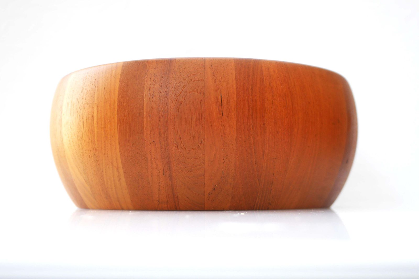 Deense Mid Century Modern Teakhouten Schaal, Een Grote Schaal Uit De Jaren 1960 Van Digsmed Design. photo vinterior
