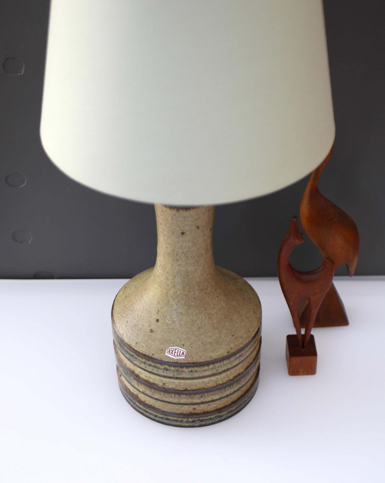 photo for sale Mid Century Modern Keramische Grote Tafellamp Van Axella, Denemarken
