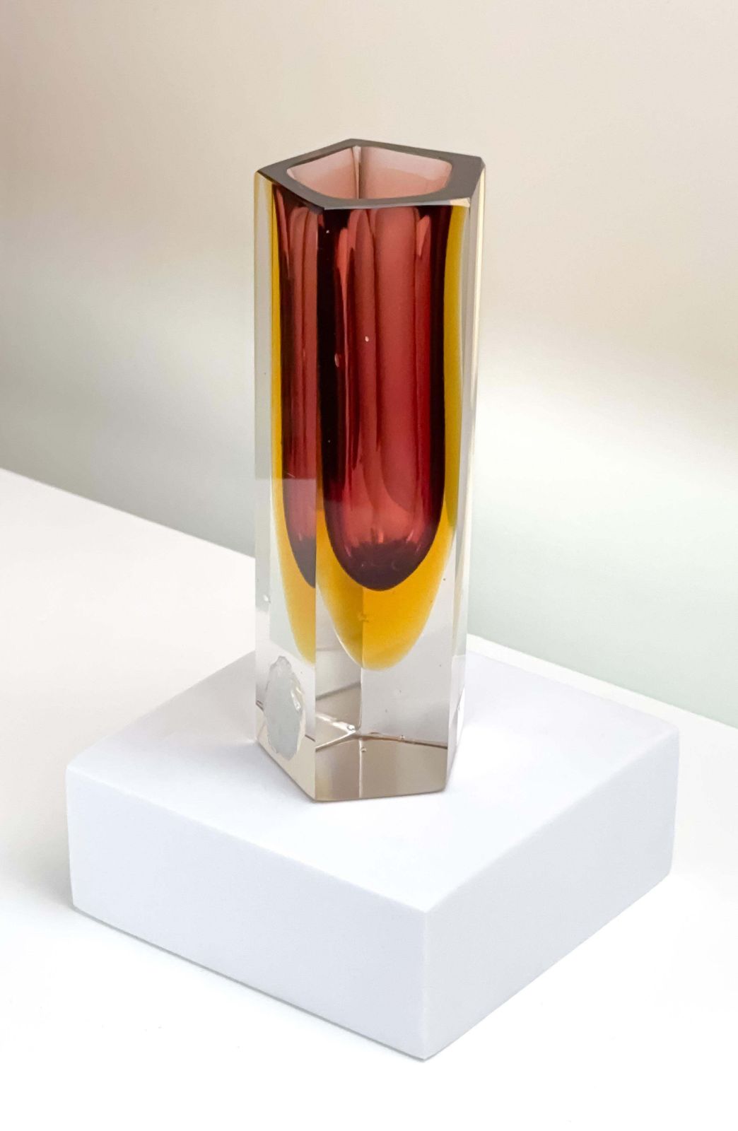 1960s Murano Faceted Sommerso Vase In Red And Yellow By Mandruzzato photo vinterior