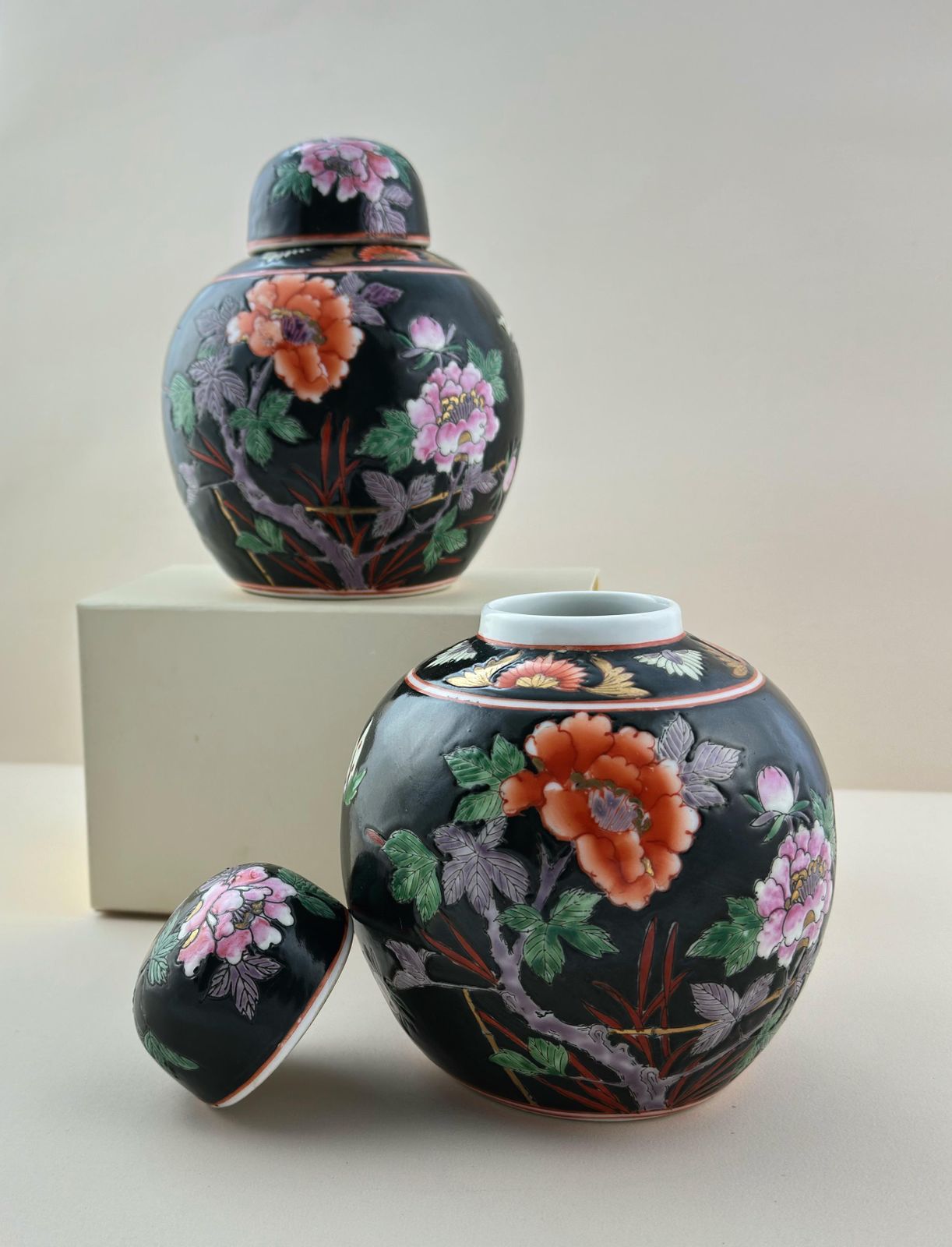 Pair Of Chinese Ginger Jars, Famille Noire Style, Peony Design, C. 1960s photo vinterior