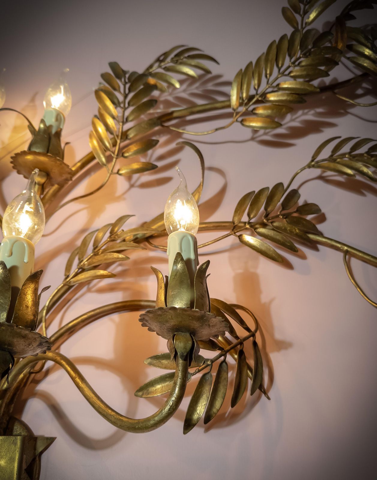 Hollywood Regency Toleware Wall Sconce Gold Metal Wheatsheaf C.1960s Italy photo vintage