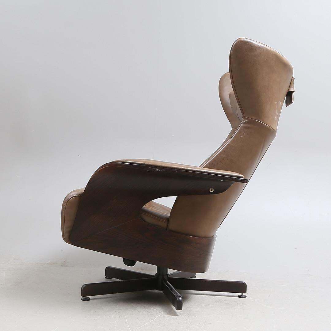 Brunstad Møbler Amanda Leather Armchair With Ottoman photo vinterior